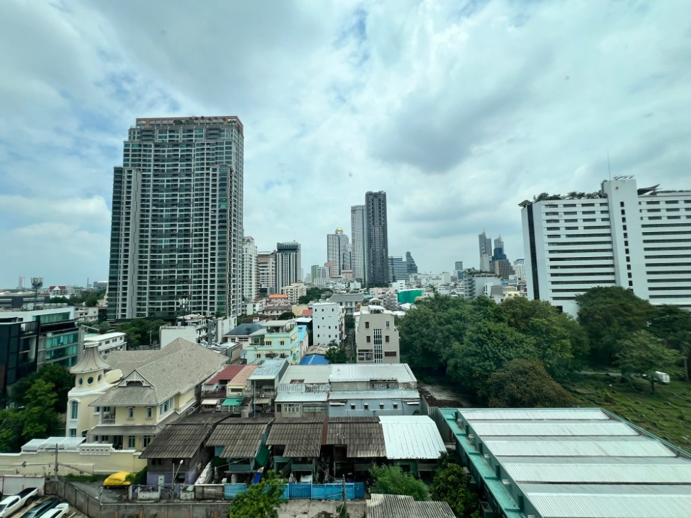 For SaleCondoSathorn, Narathiwat : ( UL2408053 ) Tel/Line 096-2479369 ✨ FOR SELL IVY SATHORN✨ Studio Room 34.67 Sq.M. Corner unit, Rare Item