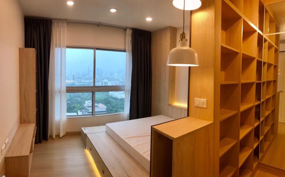 For RentCondoRama9, Petchburi, RCA : For Rent: Supalai Vernda Rama 9: 1 Bedroom, 1 bathroom 37.5 square meters: South unobstructed view from the room