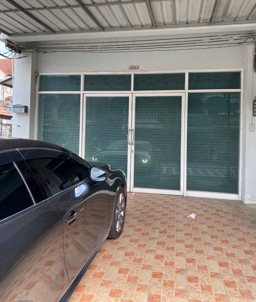 For SaleShop HouseRama5, Ratchapruek, Bangkruai : Urgent sale!! Super special discount, 2 booths of commercial buildings, next to the road, cute price.