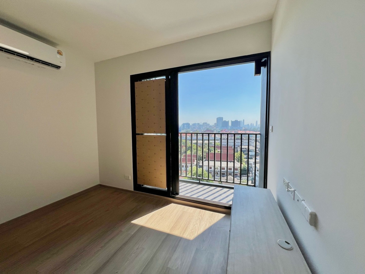 Sale DownCondoPinklao, Charansanitwong : Sale down payment, Origin play condo, MRT Bang Khun Non, corner room, beautiful position The future of electric trains connecting 3 lines