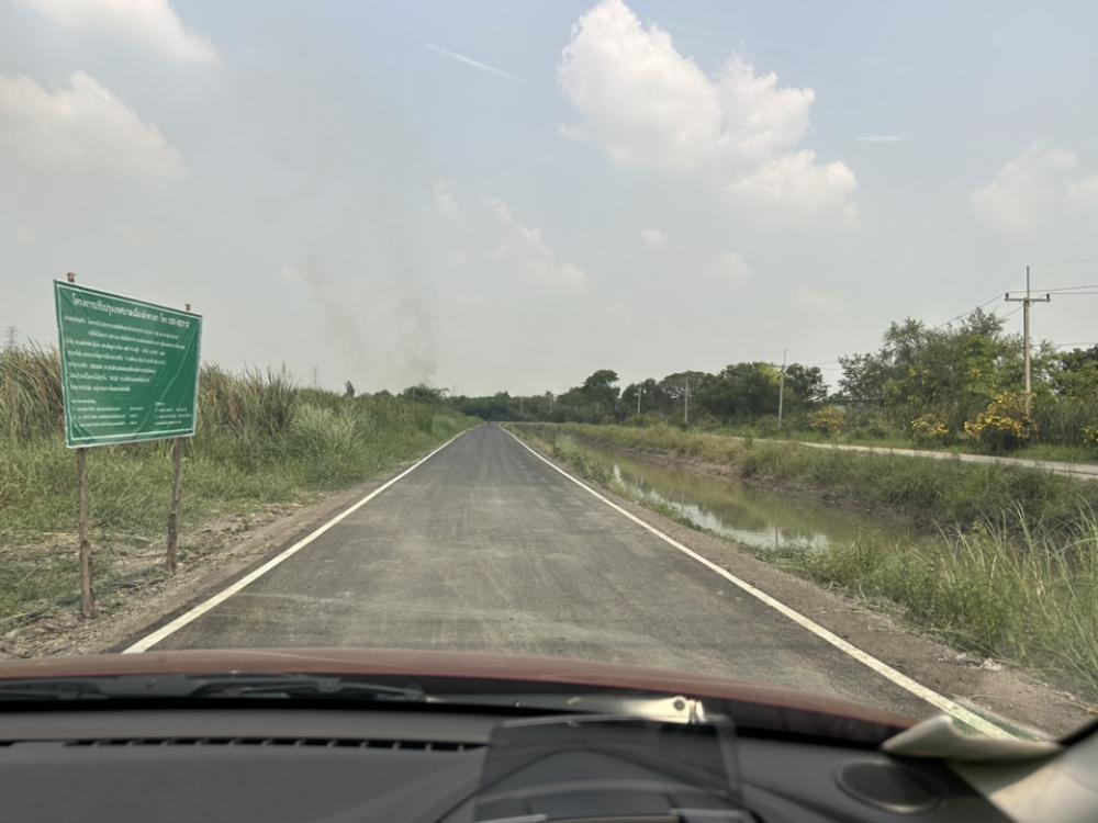 ขายที่ดินอยุธยา : ขายที่ดิน 45ไร่ 2.39 กิโลถึงมอเตอร์เวย์วังน้อย Tel. 093 296 2878 ติดถนนคอนกรีตตัดผ่านทั้งหน้าและหลัง 2.8 โล ถึงนิคมอุตสาหหกรรมจีน 093 296 2878