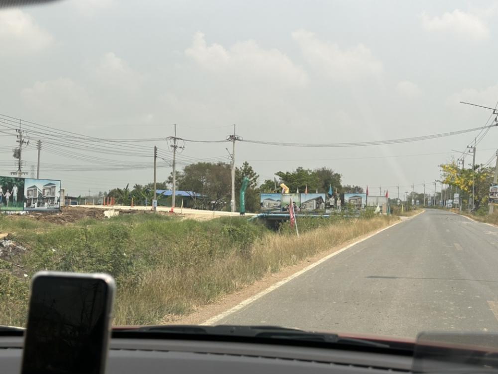 ขายที่ดินอยุธยา : ขายที่ดิน 45ไร่ 2.39 กิโลถึงมอเตอร์เวย์วังน้อย Tel. 093 296 2878 ติดถนนคอนกรีตตัดผ่านทั้งหน้าและหลัง 2.8 โล ถึงนิคมอุตสาหหกรรมจีน 093 296 2878