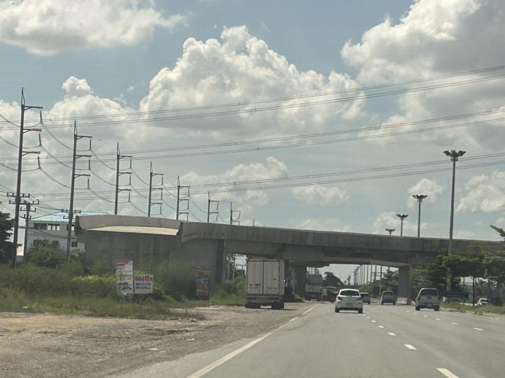 ขายที่ดินอยุธยา : ขายที่ดิน 45ไร่ 2.39 กิโลถึงมอเตอร์เวย์วังน้อย Tel. 093 296 2878 ติดถนนคอนกรีตตัดผ่านทั้งหน้าและหลัง 2.8 โล ถึงนิคมอุตสาหหกรรมจีน 093 296 2878