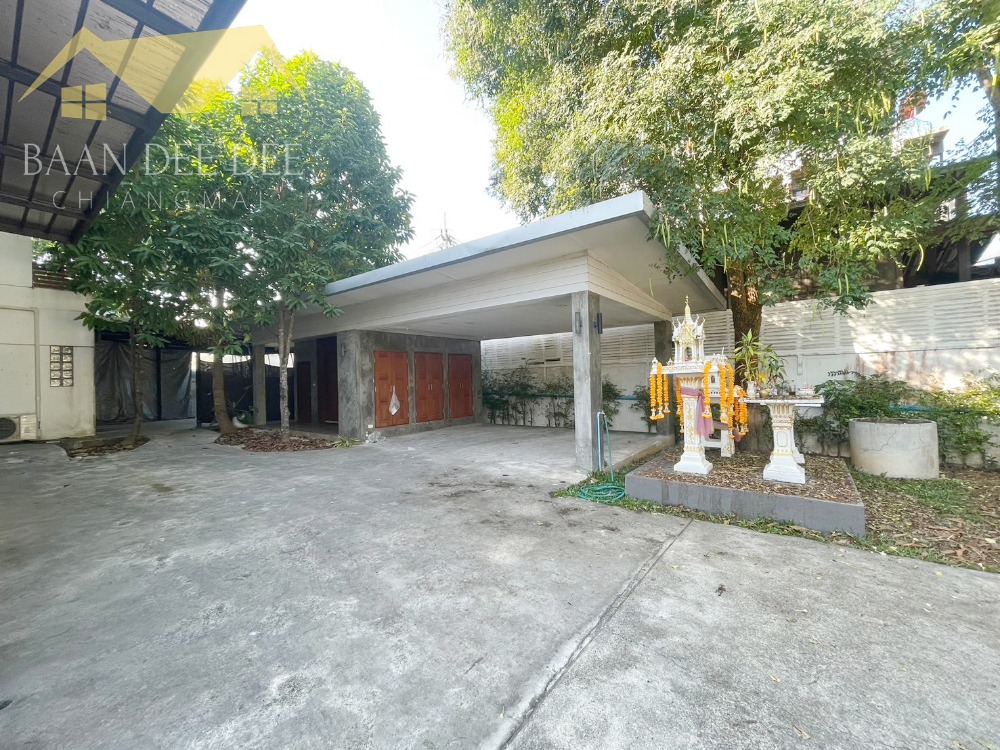 บ้านใจกลางเมือง ให้เช่าเดือนละ 45,000 บาท ใกล้เมญ่า No.1H429 Loading...