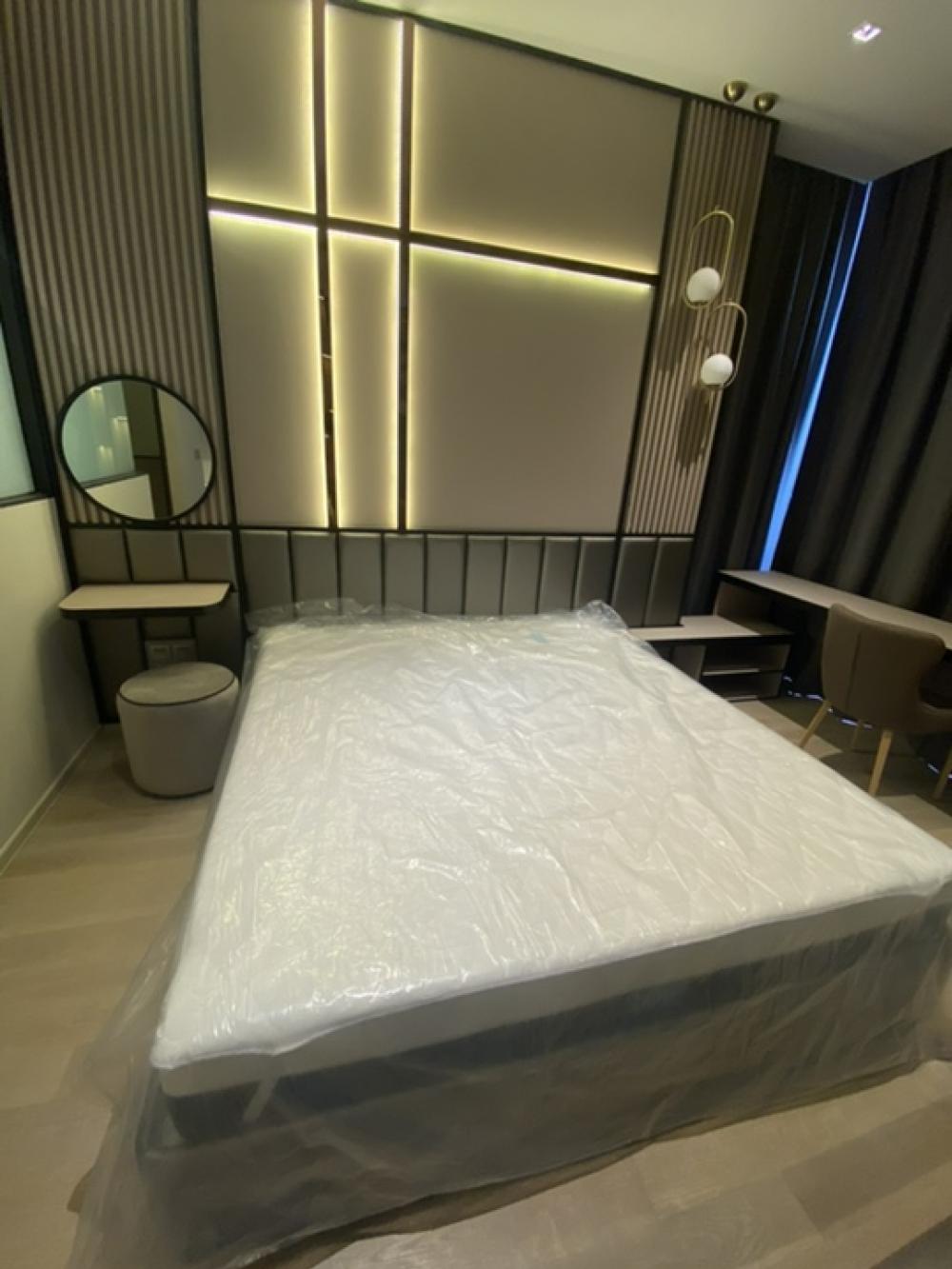 ให้เช่าคอนโดสีลม ศาลาแดง บางรัก : Rent 1BR 35sqm Fully furnished Ready to move 0650539935 Gunn