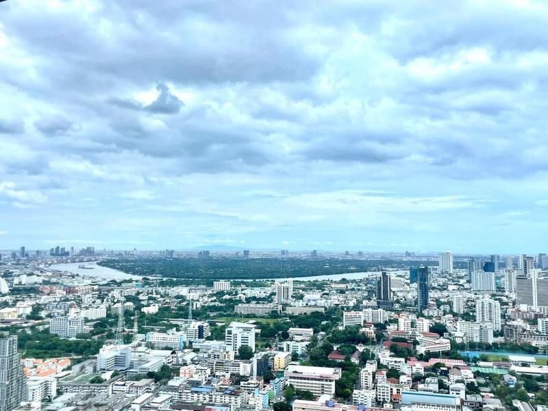 For RentCondoSathorn, Narathiwat : Rare 4-bedroom duplex at The Met with Chanin luxury furniture, river view, and private lift in a prime central location.