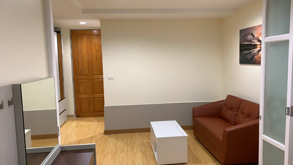 CondoSathorn, Narathiwat : For rent and sale, The Station Sathorn-Bangrak, 100% loan available, newly renovated, beautiful, fully furnished, near BTS Saphan Taksin 500 m.