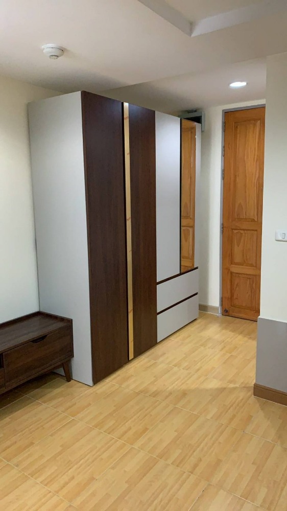 CondoSathorn, Narathiwat : For rent and sale, The Station Sathorn-Bangrak, 100% loan available, newly renovated, beautiful, fully furnished, near BTS Saphan Taksin 500 m.