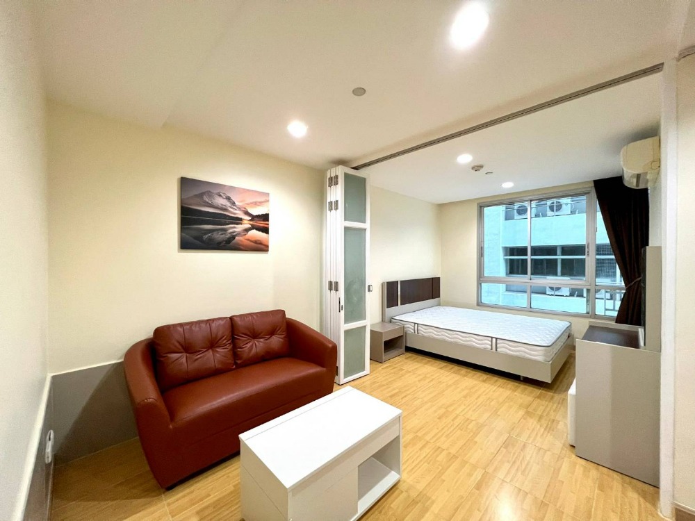 For SaleCondoSathorn, Narathiwat : For Sale The Station Sathon-Bangrak, Loan bank 100% new renovated, fully furnished near BTS sapantaksin 500m.