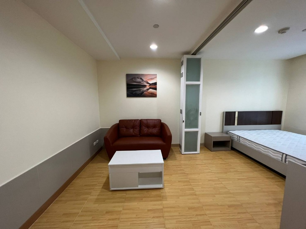 CondoSathorn, Narathiwat : For rent and sale, The Station Sathorn-Bangrak, 100% loan available, newly renovated, beautiful, fully furnished, near BTS Saphan Taksin 500 m.