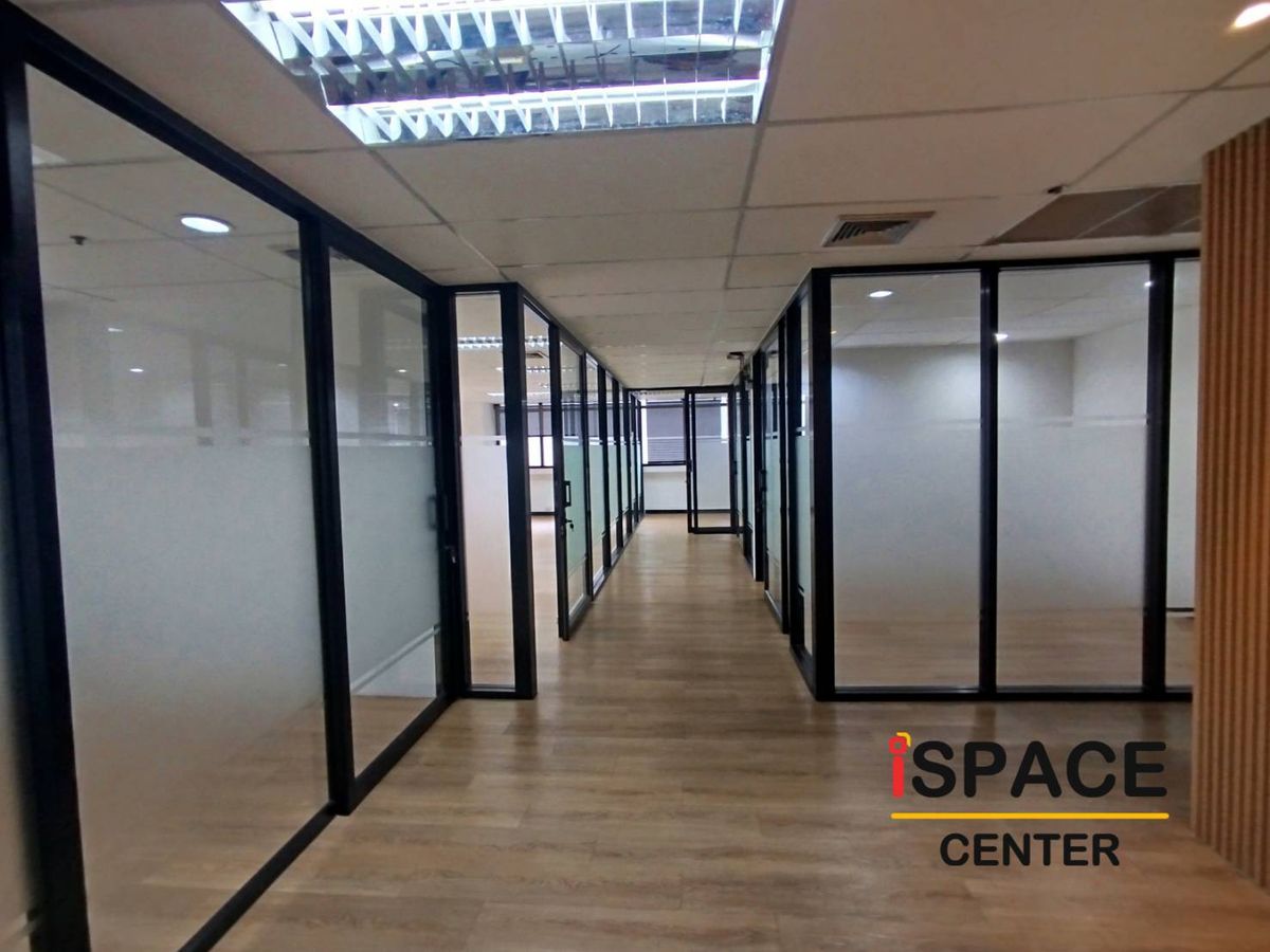 For RentOfficeRatchathewi,Phayathai : Office for rent next to BTS Phaya Thai, starting from 120-500 sq m., very convenient to travel. rubber tile flooring There are both decorated and empty rooms.