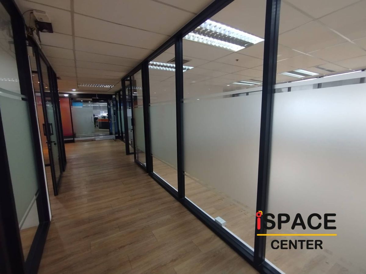 For RentOfficeRatchathewi,Phayathai : Office for rent next to BTS Phaya Thai, starting from 120-500 sq m., very convenient to travel. rubber tile flooring There are both decorated and empty rooms.