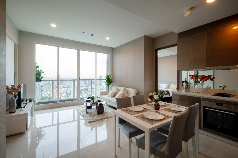 ขายคอนโดสาทร นราธิวาส : ⭐SALE⭐Menam Residences, 2 Bed, 88.89 sq.m. เห็นวิวแม่ทุกห้อง | Call/Line: 0856629953