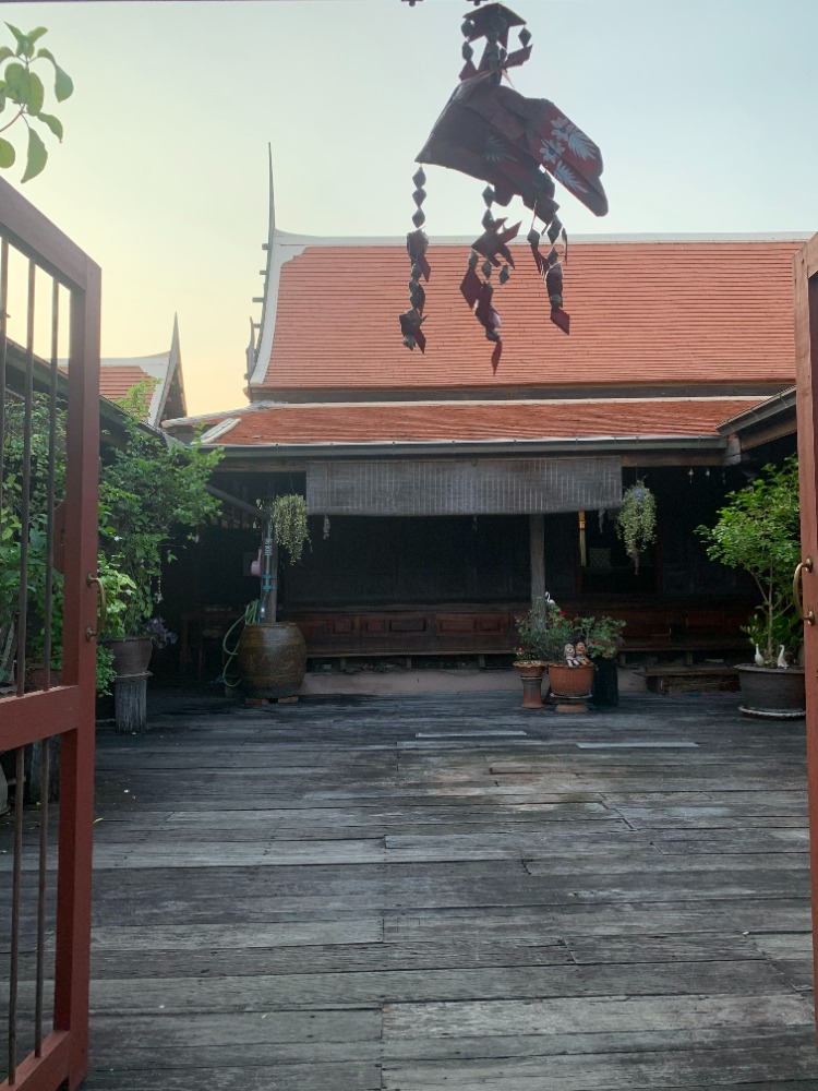 For RentHouseNonthaburi, Bang Yai, Bangbuathong : A thai house for commercial advertisings, short films, Pre- Wedding B6,000 per day