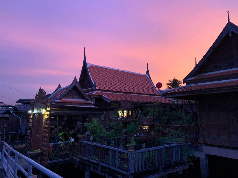 For RentHouseNonthaburi, Bang Yai, Bangbuathong : A thai house for commercial advertisings, short films, Pre- Wedding B6,000 per day