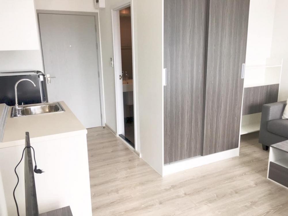 For RentCondoBang kae, Phetkasem : Condo for rent at Chewathai Petchkasem 27 (opposite Siam University) near BTS Bang Wa interchange MRT ❗️ There is a washing machine, size 24 sq m, floor 24 (pool view).