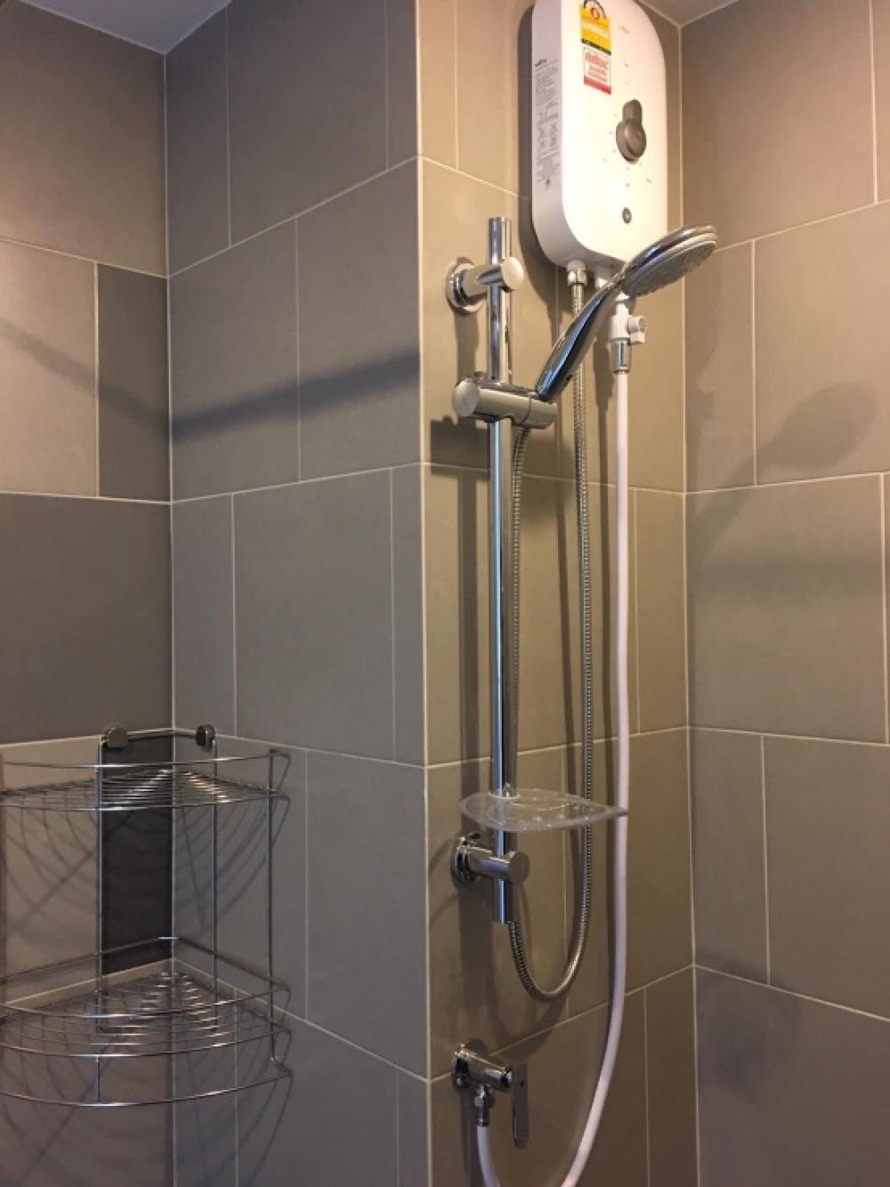 For RentCondoBang kae, Phetkasem : Condo for rent at Chewathai Petchkasem 27 (opposite Siam University) near BTS Bang Wa interchange MRT ❗️ There is a washing machine, size 24 sq m, floor 24 (pool view).