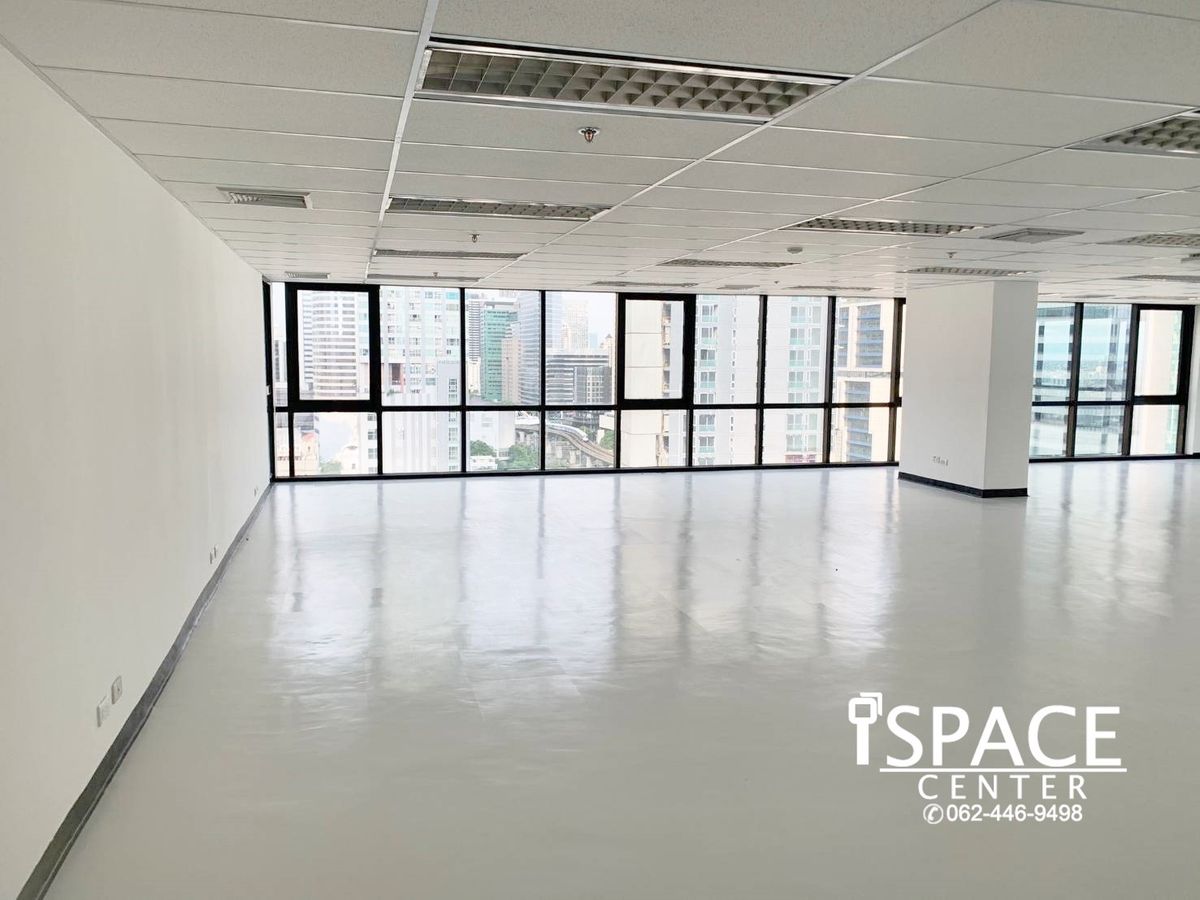 For RentOfficeSathorn, Narathiwat : Office for rent near BTS Surasak, fully furnished, can carry a notebook to work immediately There are rooms ranging from 1-60 people, complete facilities and interconnected transportation systems. Build an impressive network of relationships with neighbor