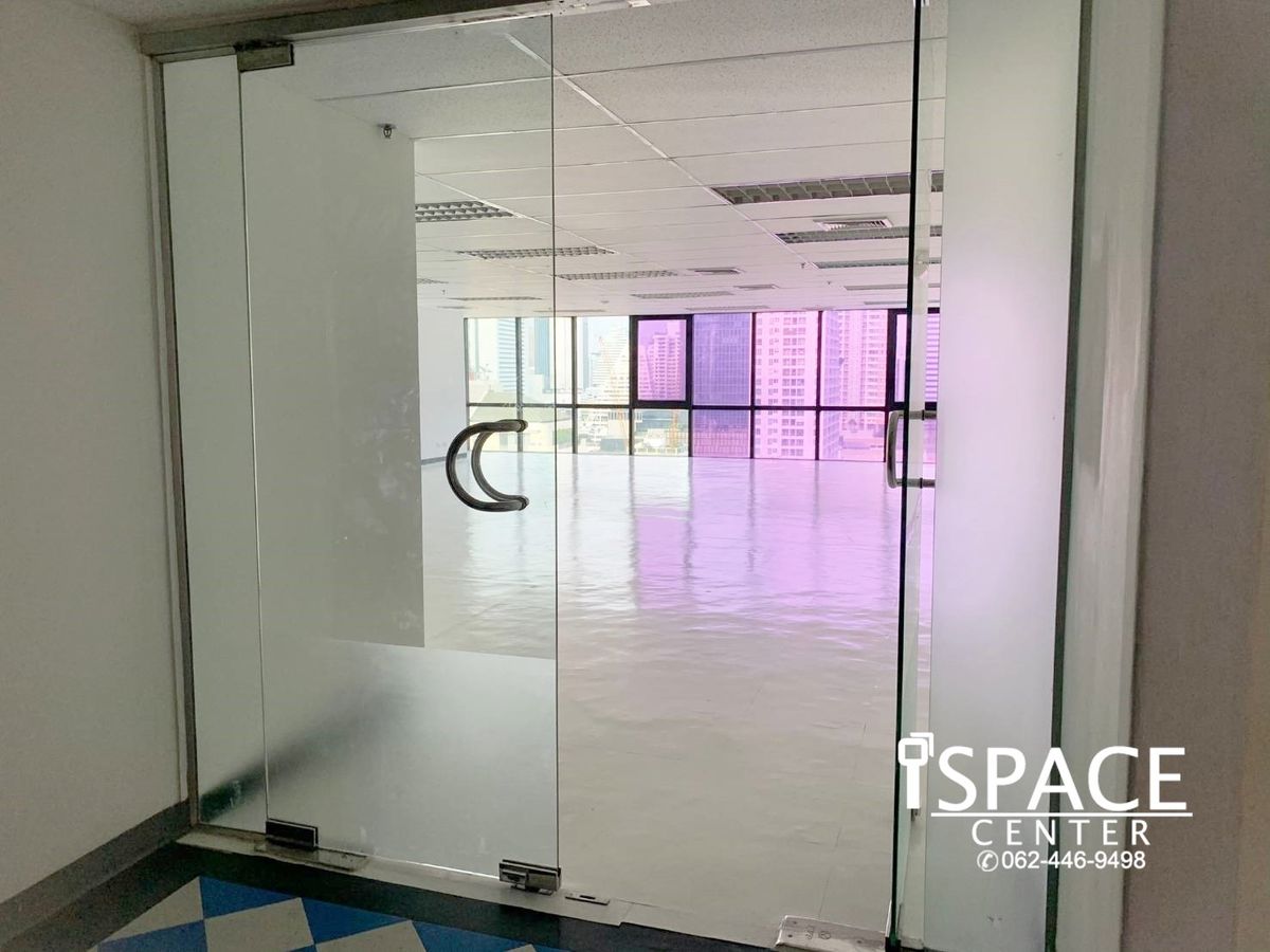 For RentOfficeSathorn, Narathiwat : Office for rent near BTS Surasak, fully furnished, can carry a notebook to work immediately There are rooms ranging from 1-60 people, complete facilities and interconnected transportation systems. Build an impressive network of relationships with neighbor