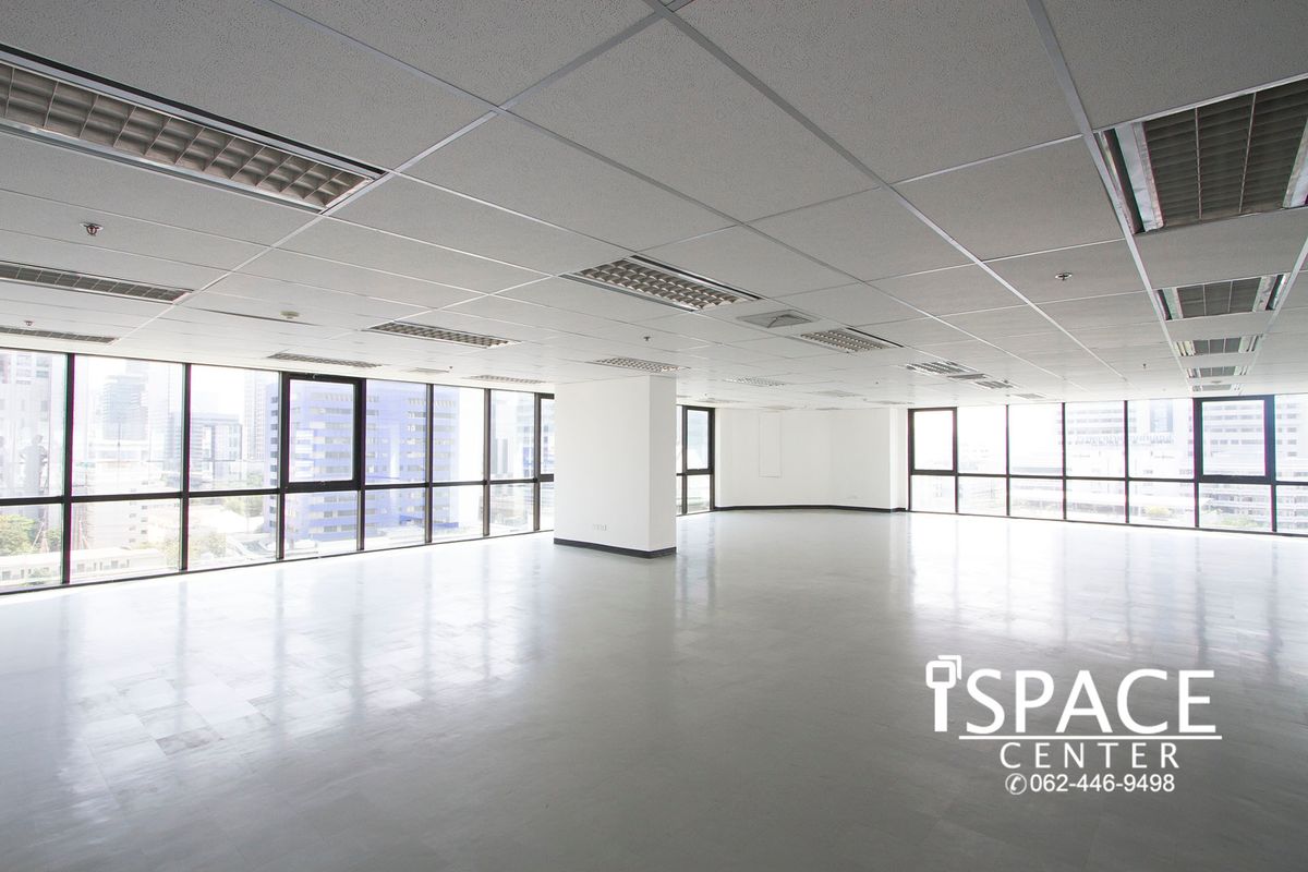 For RentOfficeSathorn, Narathiwat : Office for rent near BTS Surasak, fully furnished, can carry a notebook to work immediately There are rooms ranging from 1-60 people, complete facilities and interconnected transportation systems. Build an impressive network of relationships with neighbor