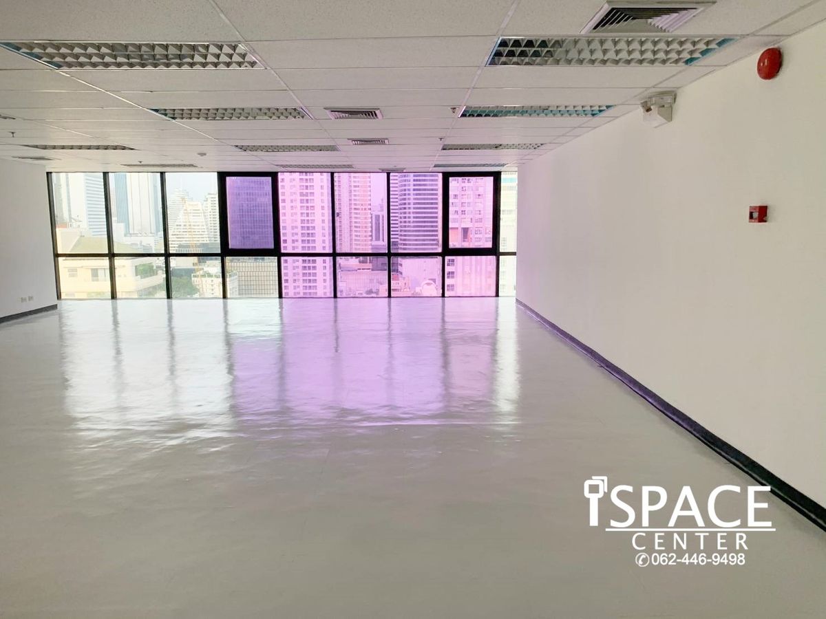 For RentOfficeSathorn, Narathiwat : Office for rent near BTS Surasak, fully furnished, can carry a notebook to work immediately There are rooms ranging from 1-60 people, complete facilities and interconnected transportation systems. Build an impressive network of relationships with neighbor