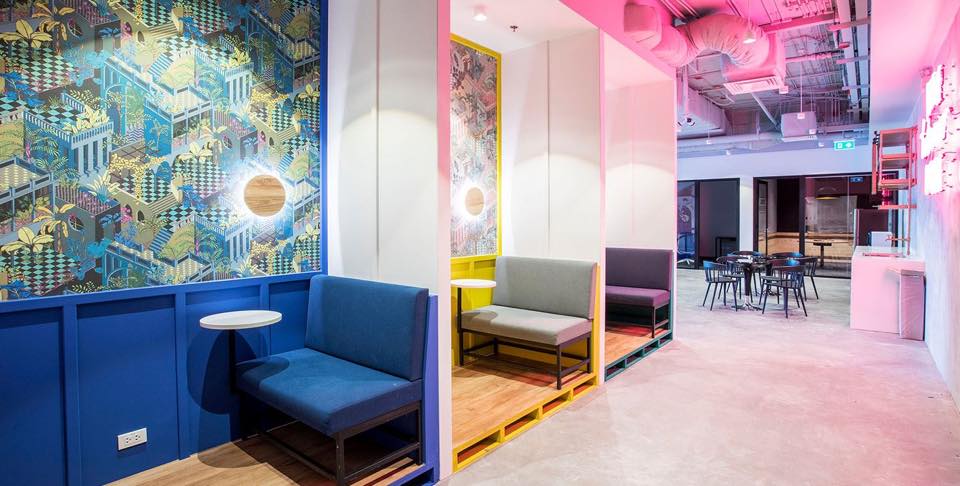 For RentOfficeSathorn, Narathiwat : For Rent Serviced Office AIA Sathorn Tower Office Building Fully-Furnished Starting for 1 - 30 Workstations (Rental Price starting from 9,000 THB/month) closed to BTS Saint Louis, Sathorn, Chongnonsi, Surasak, Silom