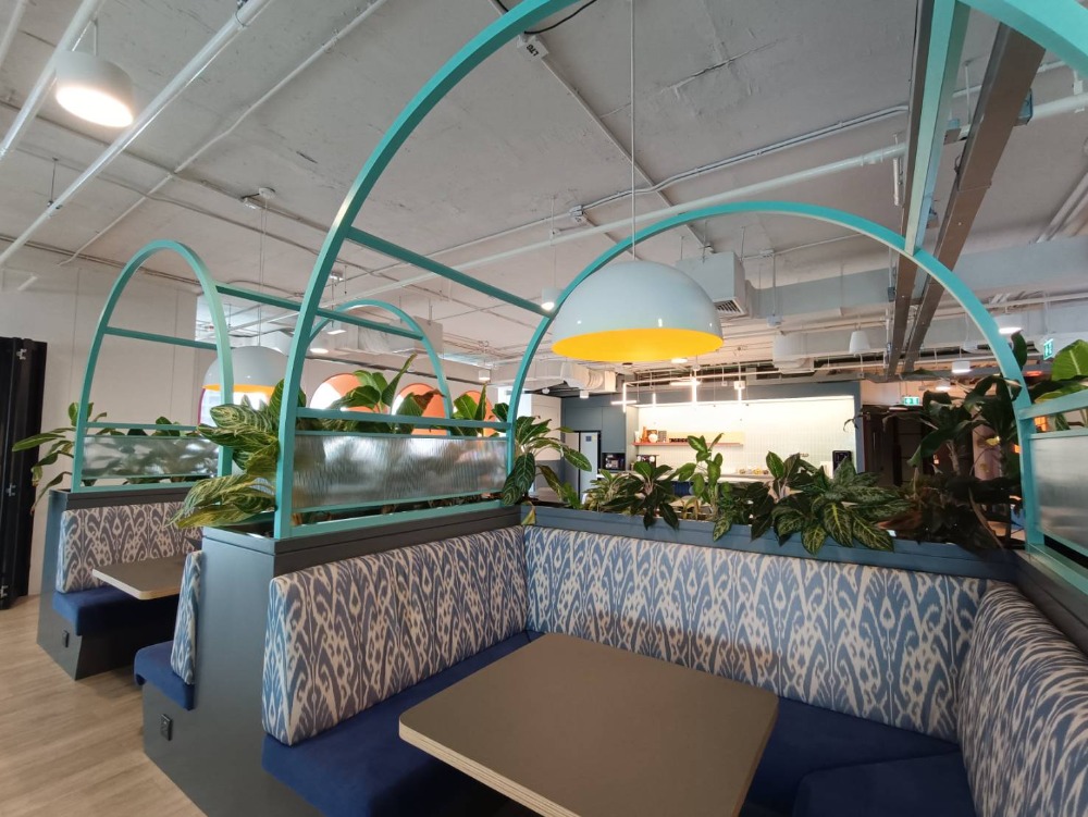 ให้เช่าสำนักงานสีลม ศาลาแดง บางรัก : เซอร์วิสออฟฟิศ พื้นที่สำนักงานให้เช่า สีลม ศาลาแดง Serviced Office พื้นที่เริ่มต้นสำหรับ 1 - 100 ท่าน ตกแต่งสวย พร้อมเข้าอยู่ อาคาร สีลม เอจ - Silom Edge Office Building ใกล้รถไฟฟ้า BTSศาลาแดง, MRTสีลม เริ่มต้น 9,000 บาท