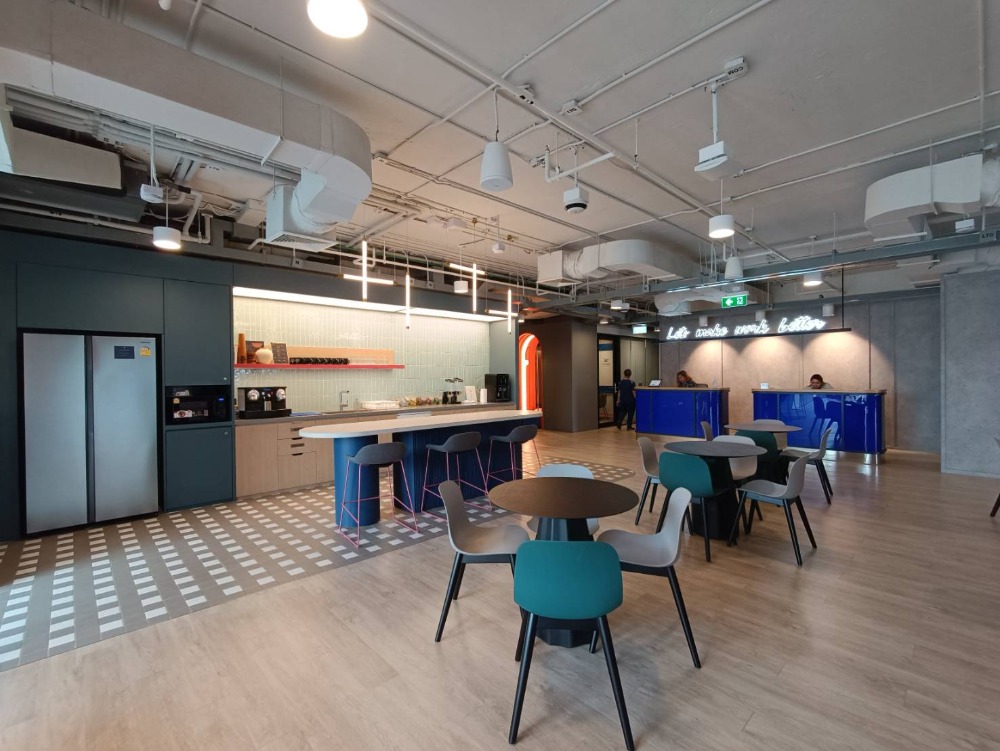 ให้เช่าสำนักงานสีลม ศาลาแดง บางรัก : เซอร์วิสออฟฟิศ พื้นที่สำนักงานให้เช่า สีลม ศาลาแดง Serviced Office พื้นที่เริ่มต้นสำหรับ 1 - 100 ท่าน ตกแต่งสวย พร้อมเข้าอยู่ อาคาร สีลม เอจ - Silom Edge Office Building ใกล้รถไฟฟ้า BTSศาลาแดง, MRTสีลม เริ่มต้น 9,000 บาท