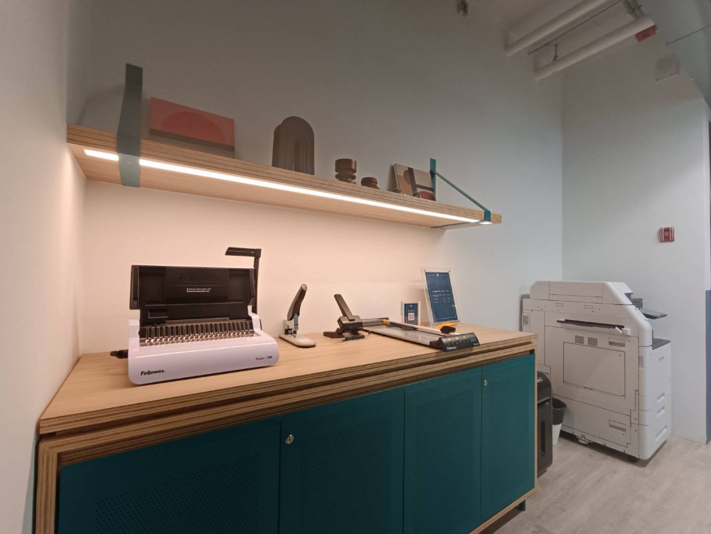 ให้เช่าสำนักงานสีลม ศาลาแดง บางรัก : เซอร์วิสออฟฟิศ พื้นที่สำนักงานให้เช่า สีลม ศาลาแดง Serviced Office พื้นที่เริ่มต้นสำหรับ 1 - 100 ท่าน ตกแต่งสวย พร้อมเข้าอยู่ อาคาร สีลม เอจ - Silom Edge Office Building ใกล้รถไฟฟ้า BTSศาลาแดง, MRTสีลม เริ่มต้น 9,000 บาท