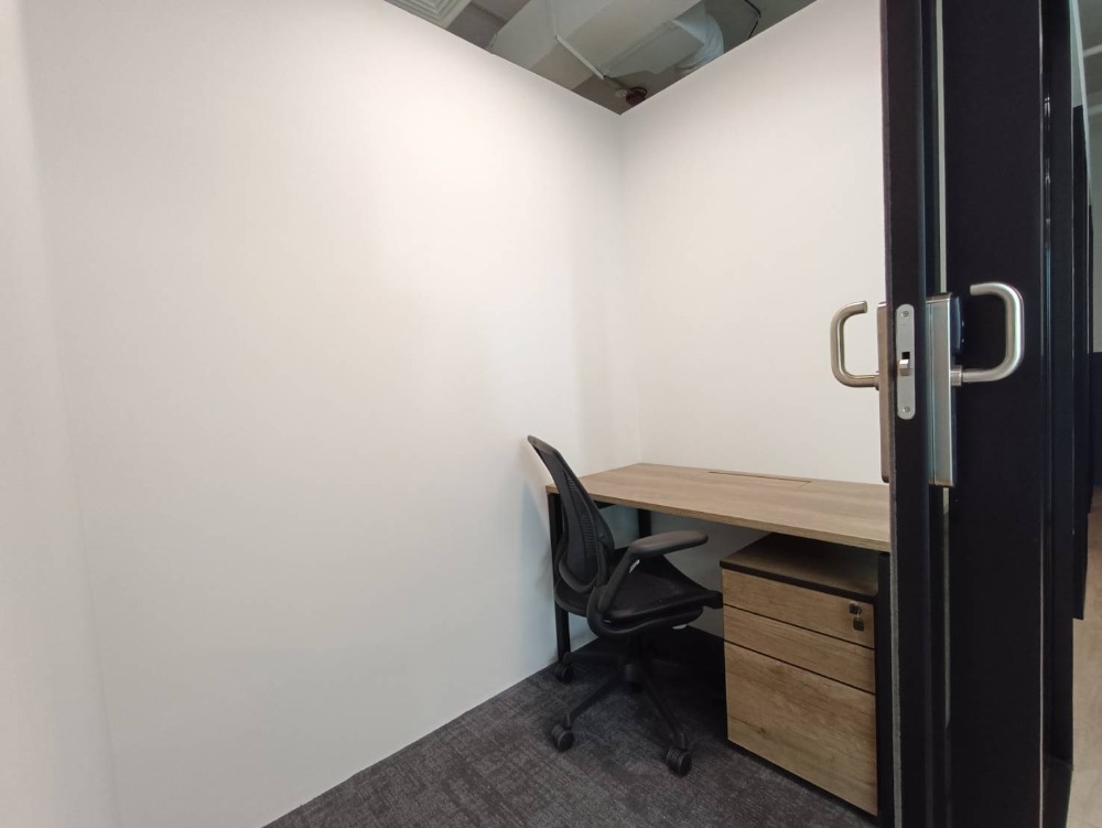 ให้เช่าสำนักงานสีลม ศาลาแดง บางรัก : เซอร์วิสออฟฟิศ พื้นที่สำนักงานให้เช่า สีลม ศาลาแดง Serviced Office พื้นที่เริ่มต้นสำหรับ 1 - 100 ท่าน ตกแต่งสวย พร้อมเข้าอยู่ อาคาร สีลม เอจ - Silom Edge Office Building ใกล้รถไฟฟ้า BTSศาลาแดง, MRTสีลม เริ่มต้น 9,000 บาท