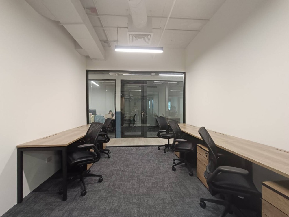 ให้เช่าสำนักงานสีลม ศาลาแดง บางรัก : เซอร์วิสออฟฟิศ พื้นที่สำนักงานให้เช่า สีลม ศาลาแดง Serviced Office พื้นที่เริ่มต้นสำหรับ 1 - 100 ท่าน ตกแต่งสวย พร้อมเข้าอยู่ อาคาร สีลม เอจ - Silom Edge Office Building ใกล้รถไฟฟ้า BTSศาลาแดง, MRTสีลม เริ่มต้น 9,000 บาท