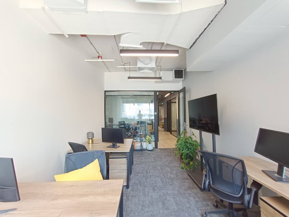 ให้เช่าสำนักงานสีลม ศาลาแดง บางรัก : เซอร์วิสออฟฟิศ พื้นที่สำนักงานให้เช่า สีลม ศาลาแดง Serviced Office พื้นที่เริ่มต้นสำหรับ 1 - 100 ท่าน ตกแต่งสวย พร้อมเข้าอยู่ อาคาร สีลม เอจ - Silom Edge Office Building ใกล้รถไฟฟ้า BTSศาลาแดง, MRTสีลม เริ่มต้น 9,000 บาท