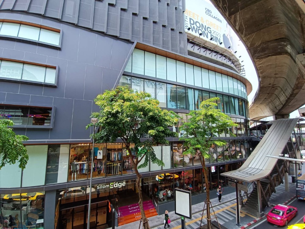 ให้เช่าสำนักงานสีลม ศาลาแดง บางรัก : เซอร์วิสออฟฟิศ พื้นที่สำนักงานให้เช่า สีลม ศาลาแดง Serviced Office พื้นที่เริ่มต้นสำหรับ 1 - 100 ท่าน ตกแต่งสวย พร้อมเข้าอยู่ อาคาร สีลม เอจ - Silom Edge Office Building ใกล้รถไฟฟ้า BTSศาลาแดง, MRTสีลม เริ่มต้น 9,000 บาท