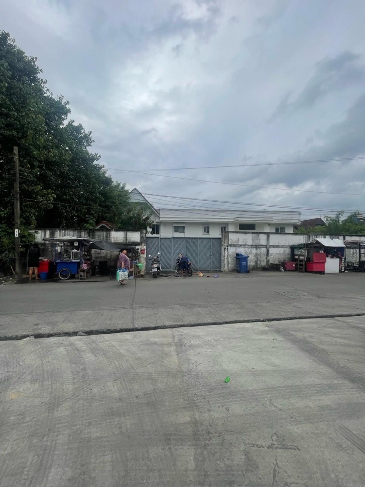 For SaleLandSamut Prakan,Samrong : 📣 Land for sale in Sukhumvit 858 square wa. Bearing 32, Bearing 34, next to Soi 3 Road, width 73 meters.