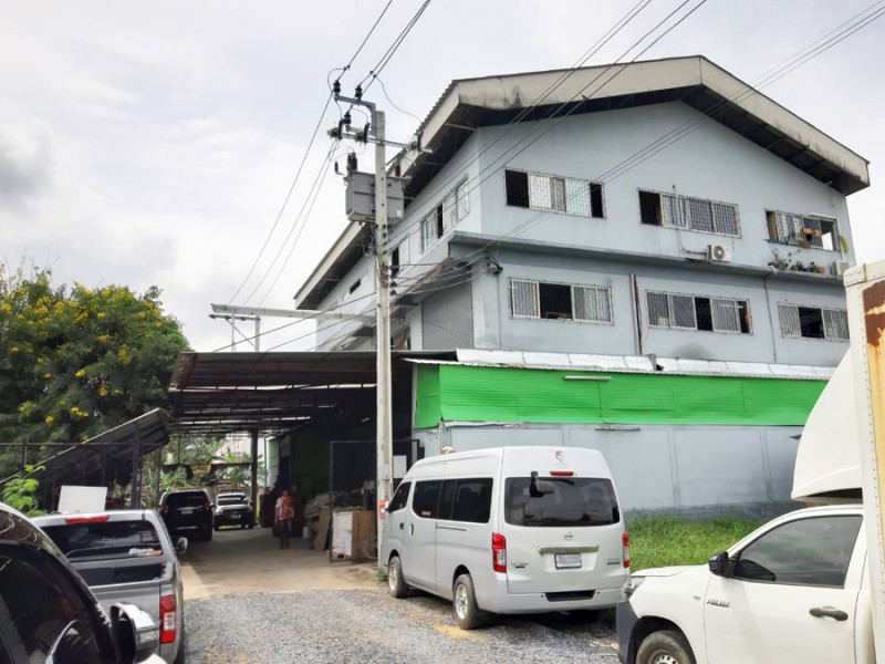ขายโกดังลาดกระบัง สุวรรณภูมิ : ขายโรงงาน โกดัง พร้อมออฟฟิศ 3 ชั้น พื้นที่ 102 ตรว. ประเวศ