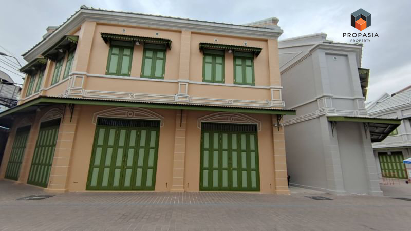 For RentShop HouseYaowarat, Banglamphu : Yaowarat building for rent Near the main road in Sampeng area