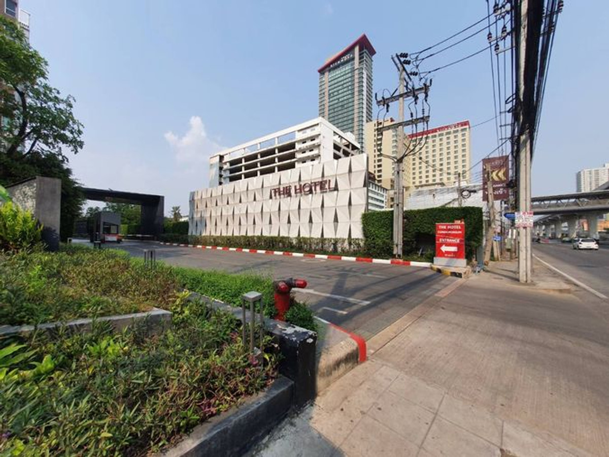 For RentCondoRattanathibet, Sanambinna : **The room is empty. Hotel-style condo, very rare, very nice, cheap price ** For rent, The Hotel Condo, next to MRT Bang Kraso. Rattanathibet line