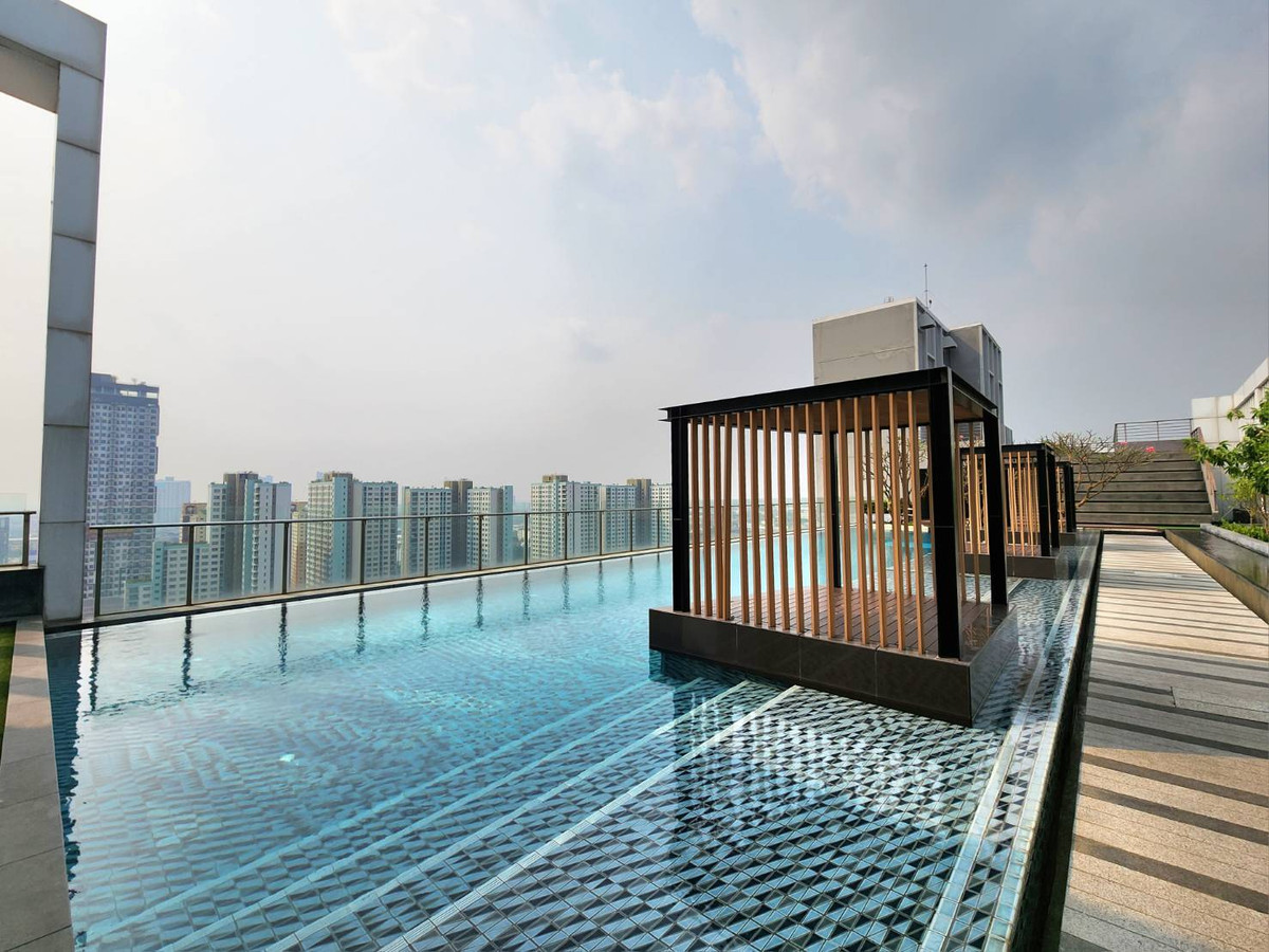 For RentCondoRattanathibet, Sanambinna : **The room is empty. Hotel-style condo, very rare, very nice, cheap price ** For rent, The Hotel Condo, next to MRT Bang Kraso. Rattanathibet line