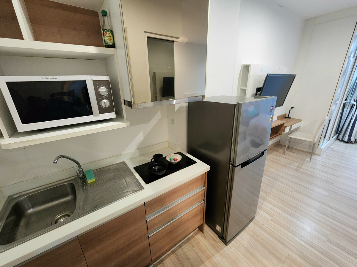 For RentCondoRattanathibet, Sanambinna : **The room is empty. Hotel-style condo, very rare, very nice, cheap price ** For rent, The Hotel Condo, next to MRT Bang Kraso. Rattanathibet line