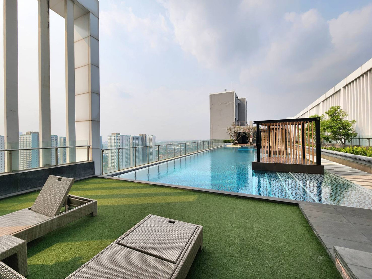 For RentCondoRattanathibet, Sanambinna : **The room is empty. Hotel-style condo, very rare, very nice, cheap price ** For rent, The Hotel Condo, next to MRT Bang Kraso. Rattanathibet line