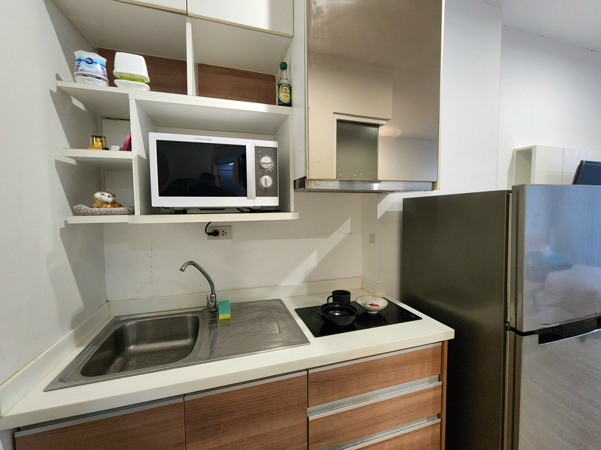 For RentCondoRattanathibet, Sanambinna : **The room is empty. Hotel-style condo, very rare, very nice, cheap price ** For rent, The Hotel Condo, next to MRT Bang Kraso. Rattanathibet line