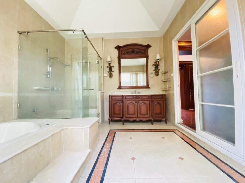 For SaleHouseLadkrabang, Suwannaphum Airport : For Sale 55 M Luxury house for sale, Ladawan Village, Sukhumvit 103, Chaloem Phrakiat Road, Prawet District, Bangkok