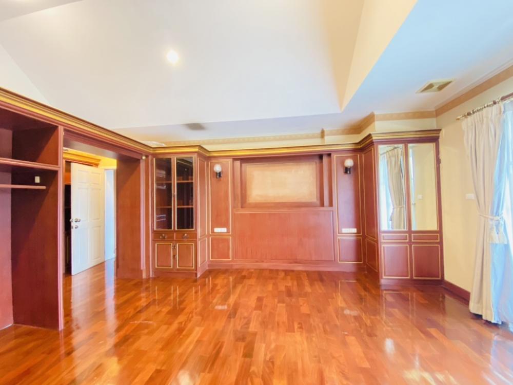 For SaleHouseLadkrabang, Suwannaphum Airport : For Sale 55 M Luxury house for sale, Ladawan Village, Sukhumvit 103, Chaloem Phrakiat Road, Prawet District, Bangkok