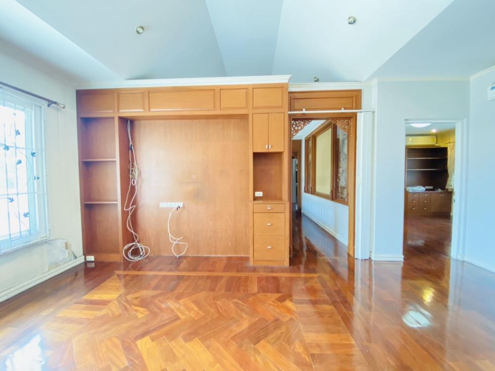 For SaleHouseLadkrabang, Suwannaphum Airport : For Sale 55 M Luxury house for sale, Ladawan Village, Sukhumvit 103, Chaloem Phrakiat Road, Prawet District, Bangkok