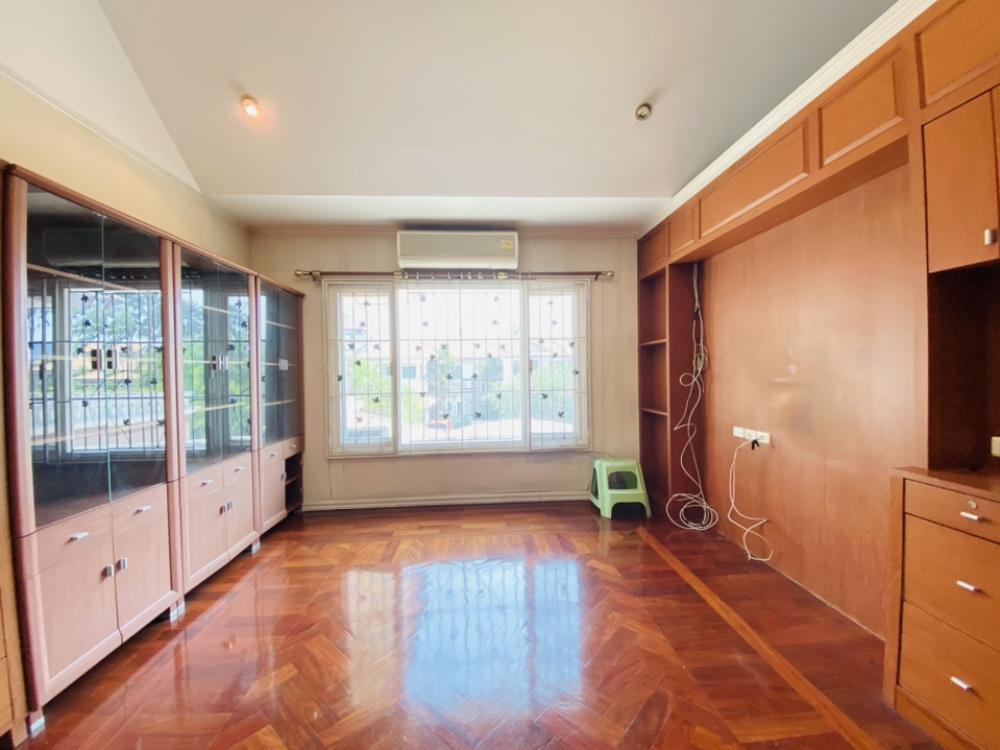 For SaleHouseLadkrabang, Suwannaphum Airport : For Sale 55 M Luxury house for sale, Ladawan Village, Sukhumvit 103, Chaloem Phrakiat Road, Prawet District, Bangkok