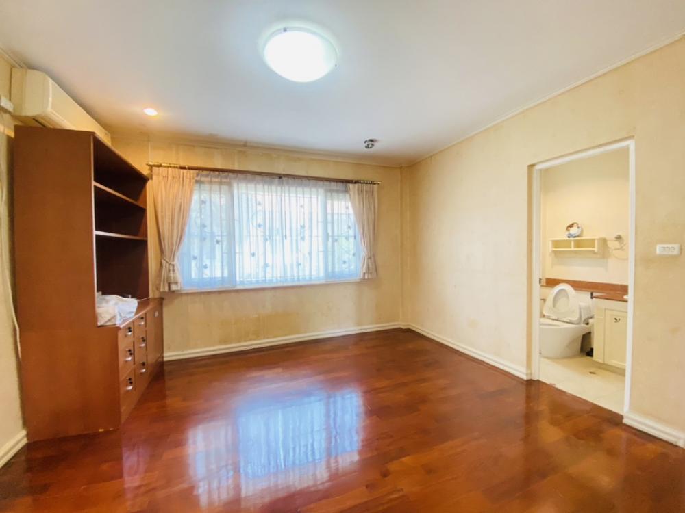 For SaleHouseLadkrabang, Suwannaphum Airport : For Sale 55 M Luxury house for sale, Ladawan Village, Sukhumvit 103, Chaloem Phrakiat Road, Prawet District, Bangkok