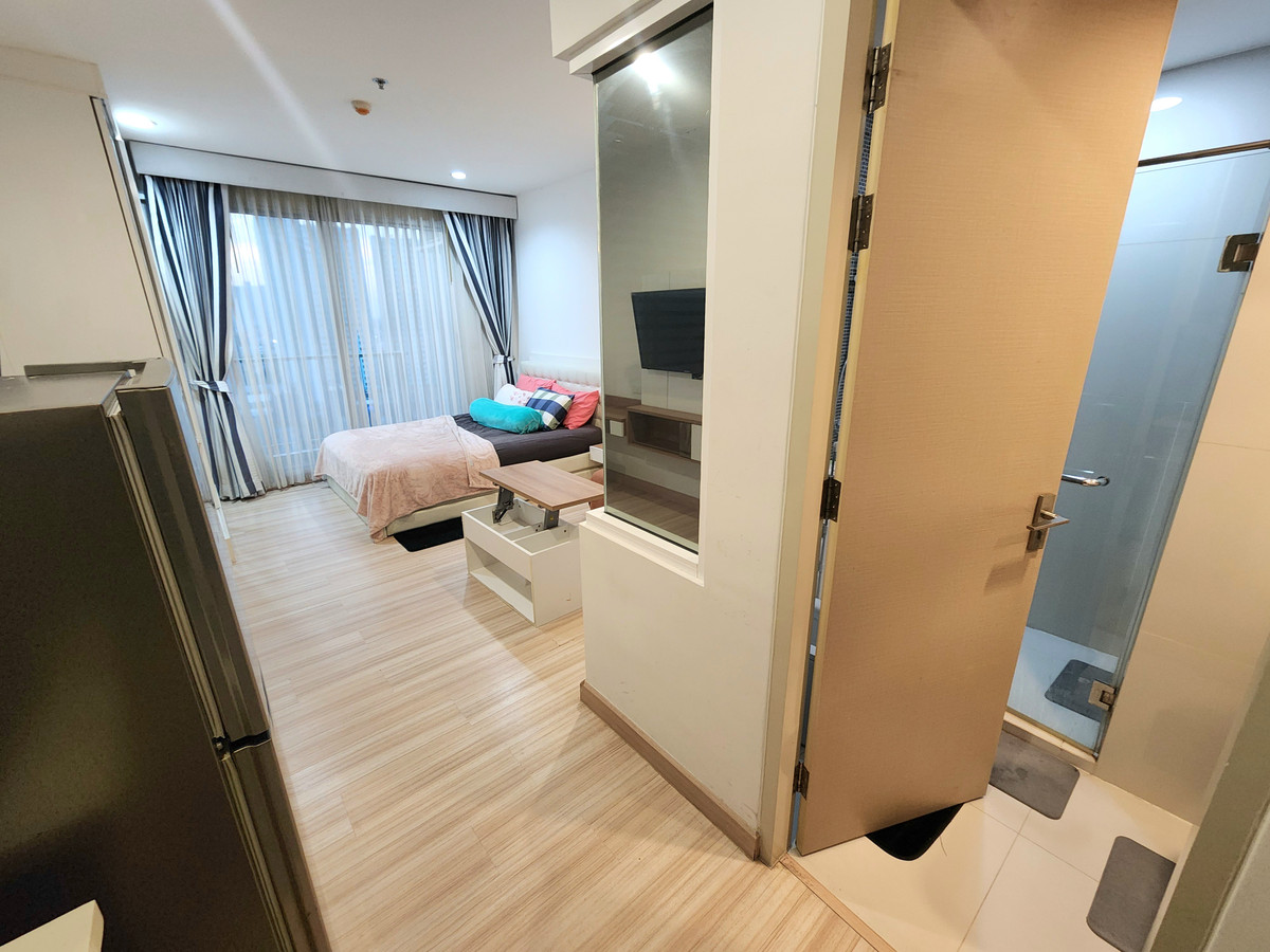 For RentCondoRattanathibet, Sanambinna : **The room is empty. Hotel-style condo, very rare, very nice, cheap price ** For rent, The Hotel Condo, next to MRT Bang Kraso. Rattanathibet line