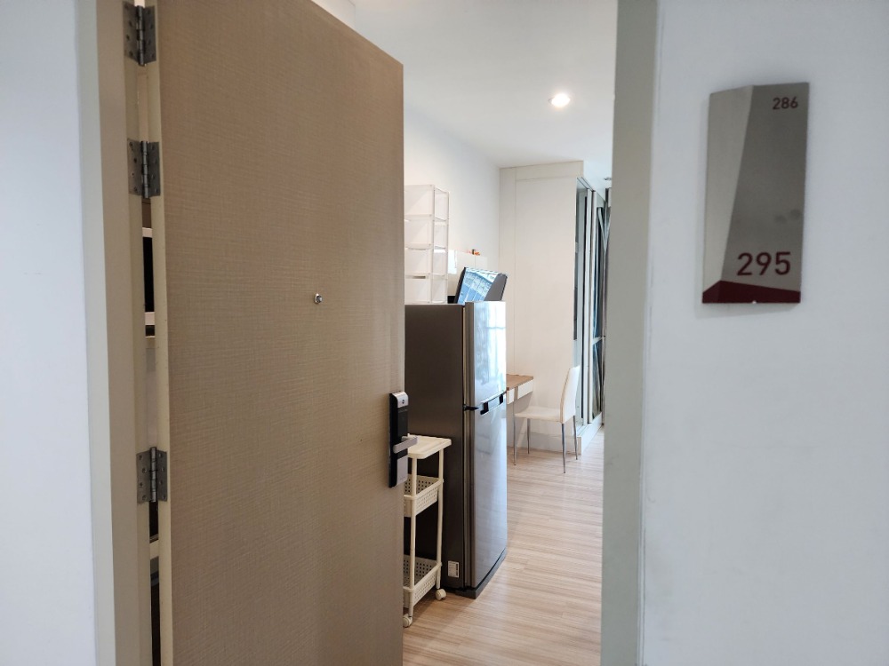 For RentCondoRattanathibet, Sanambinna : **The room is empty. Hotel-style condo, very rare, very nice, cheap price ** For rent, The Hotel Condo, next to MRT Bang Kraso. Rattanathibet line