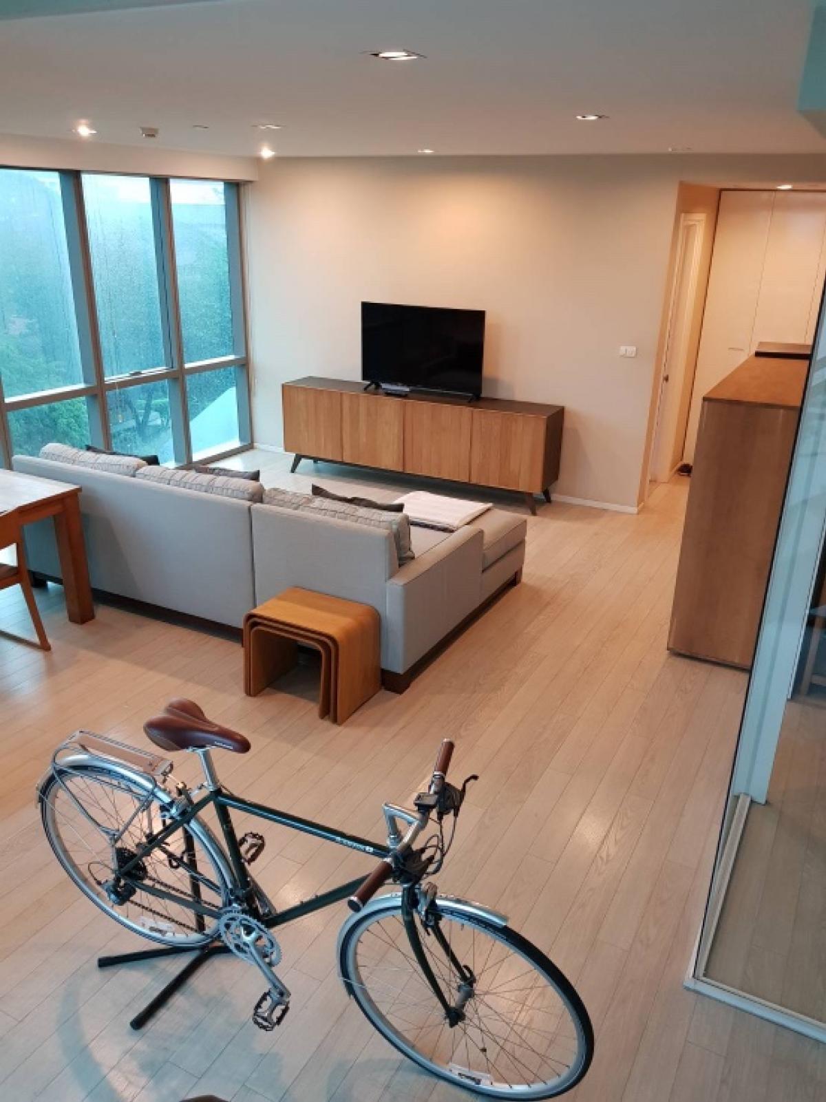 ขายคอนโดสุขุมวิท อโศก ทองหล่อ : ขายพร้อมผู้เช่า ถึง กรกฎาคม 2569
ห้องดูเพล็กซ์ที่ เดอะ รูม สุขุมวิท21, ขนาด 2 ห้องนอน, 125 ตรม, ใกล้ BTS อโศก