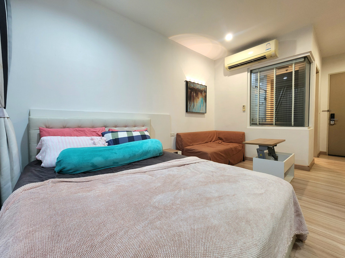 For RentCondoRattanathibet, Sanambinna : **The room is empty. Hotel-style condo, very rare, very nice, cheap price ** For rent, The Hotel Condo, next to MRT Bang Kraso. Rattanathibet line